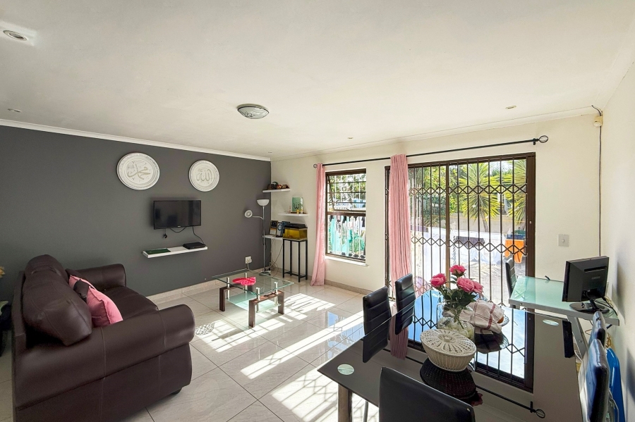2 Bedroom Property for Sale in Welgelegen Western Cape